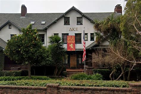 UC Berkeley student falls from 3-story building during frat party